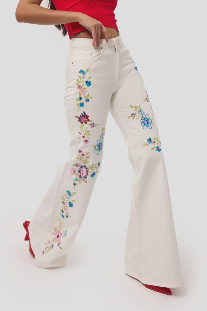 Women’s White Floral Embroidered Flare Jeans